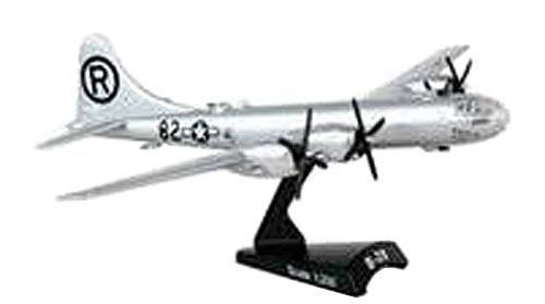 Daron, Daron Worldwide Trading B-29 Superfortress Enola Gay Veicolo (scala 1:200)