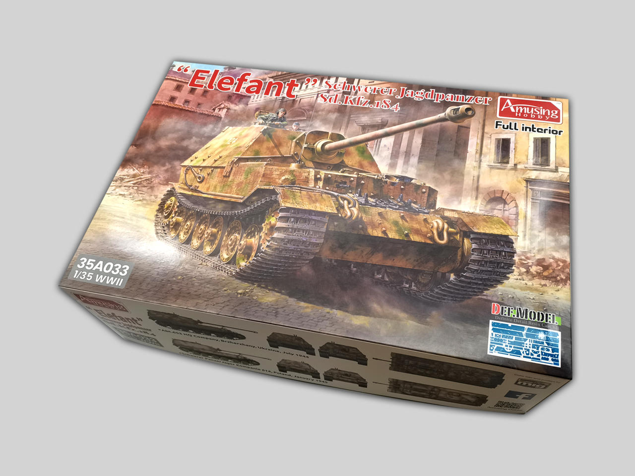 Hobby Amuzing, Sd.Kfz.184 Elefant con interni completi